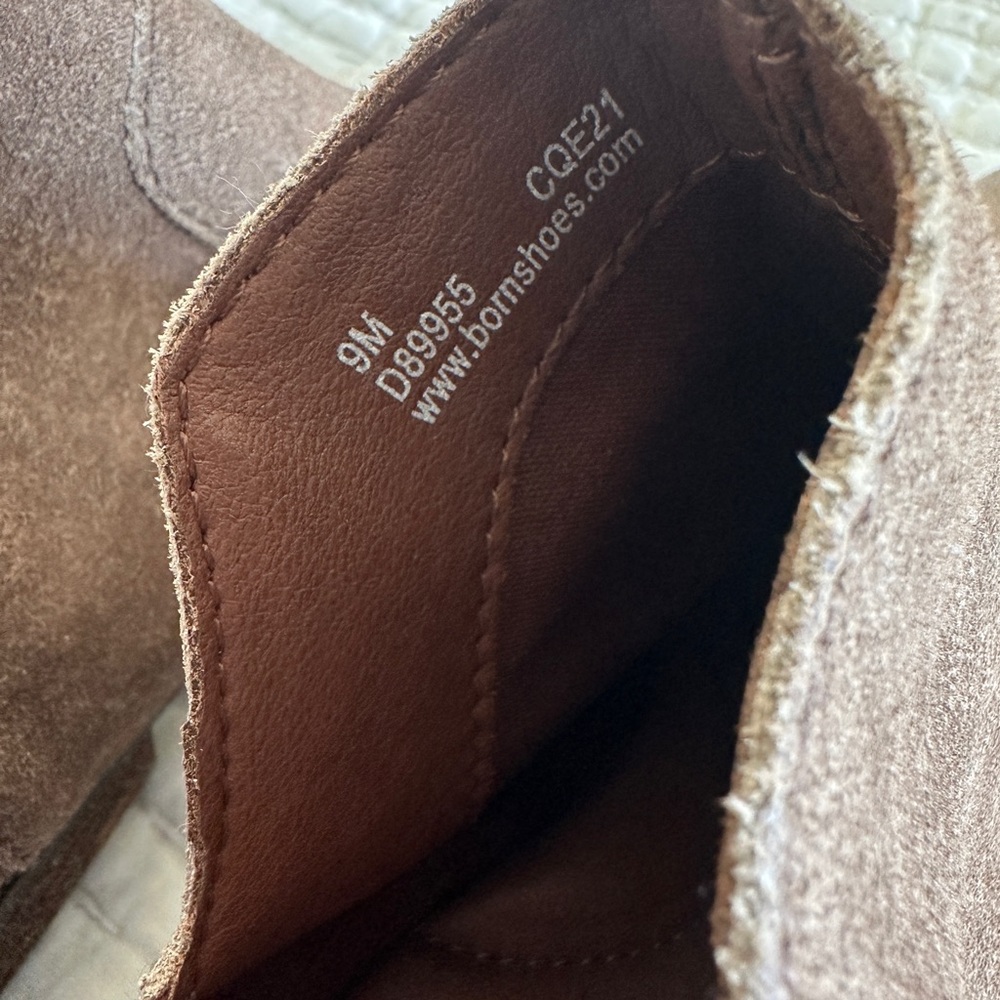 Born Kerri Women’s ankle boots new size 9 women’s Taupe distress - Picture 7 of 10